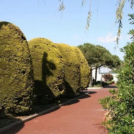 Camping De Salou * La Pineda